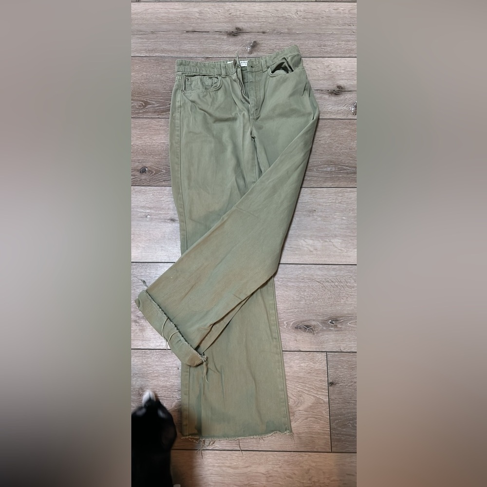 Stradivarius Green Jeans -  Long Straight Fit.